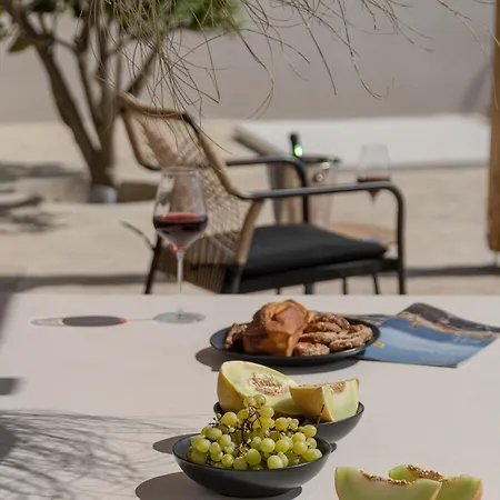 Lithia Exclusive * Plaka (Naxos)